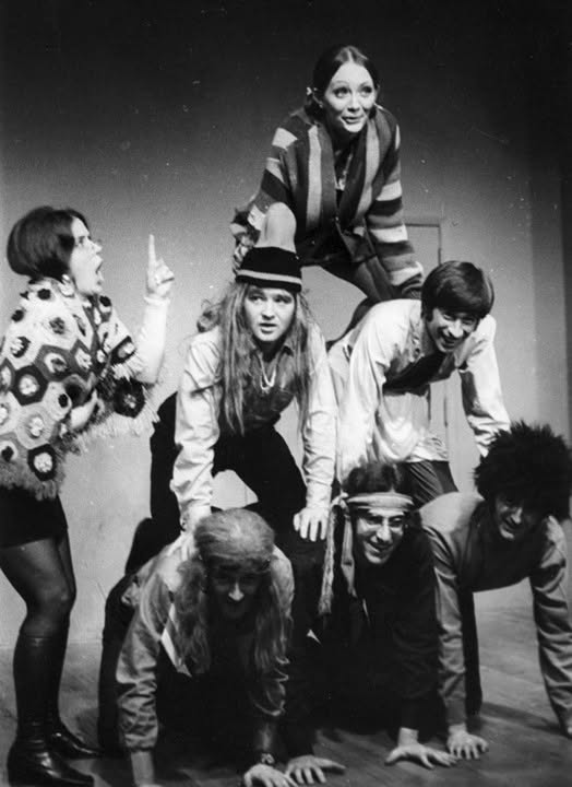 Black and white image of the 1969 cast of the Second City.